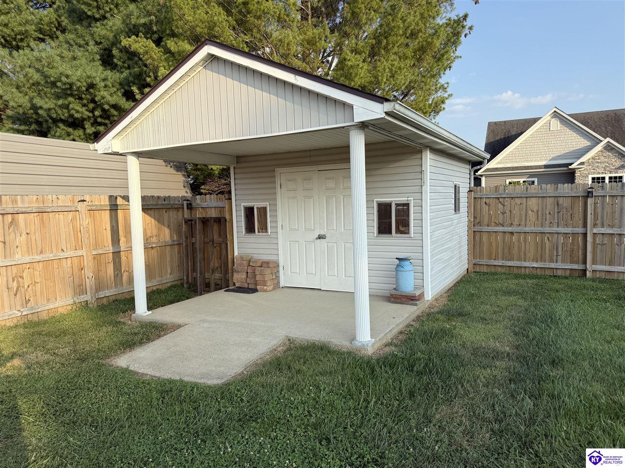 Listing Picture 200 Harman Drive Hodgenville, KY 42748 MLS HK25003949