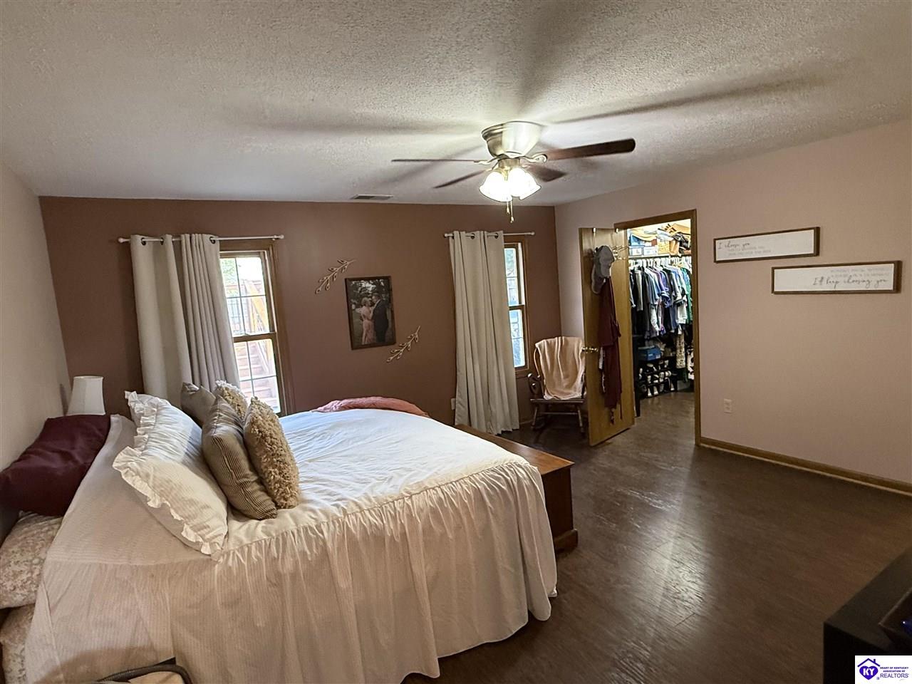 Listing Picture 200 Harman Drive Hodgenville, KY 42748 MLS HK25003949