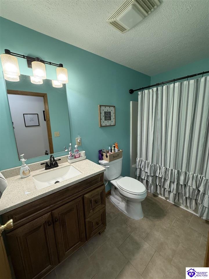 Listing Picture 200 Harman Drive Hodgenville, KY 42748 MLS HK25003949