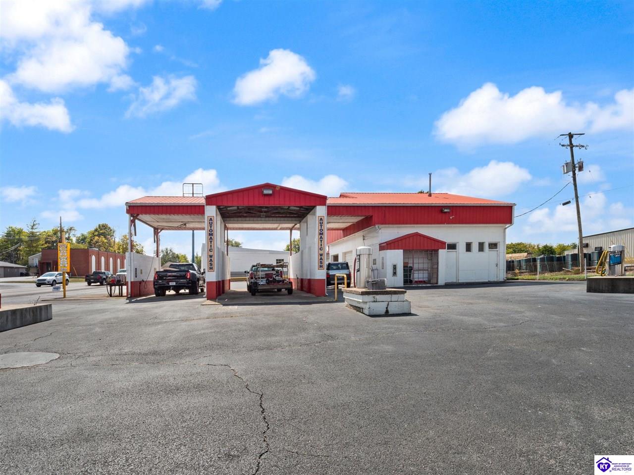 200 S Dixie HighwayHorse Cave, KY 42749