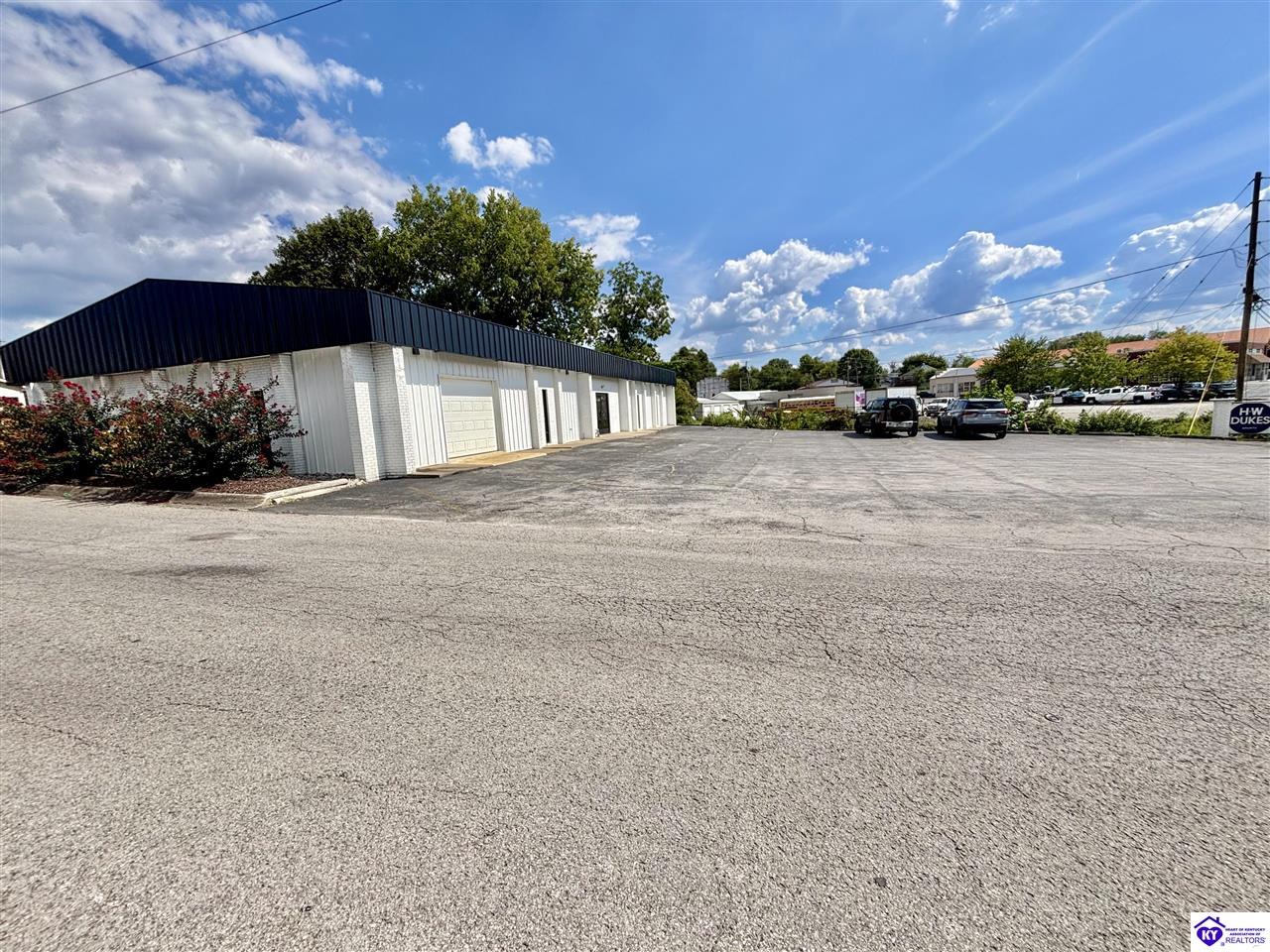 Listing Picture 116 S Columbia Avenue Campbellsville, KY 42718 MLS HK25003965