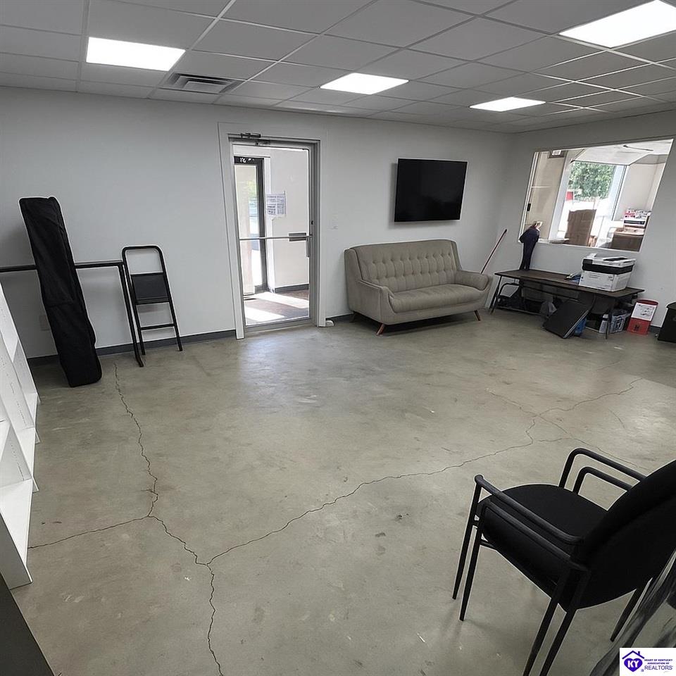 Listing Picture 116 S Columbia Avenue Campbellsville, KY 42718 MLS HK25003965