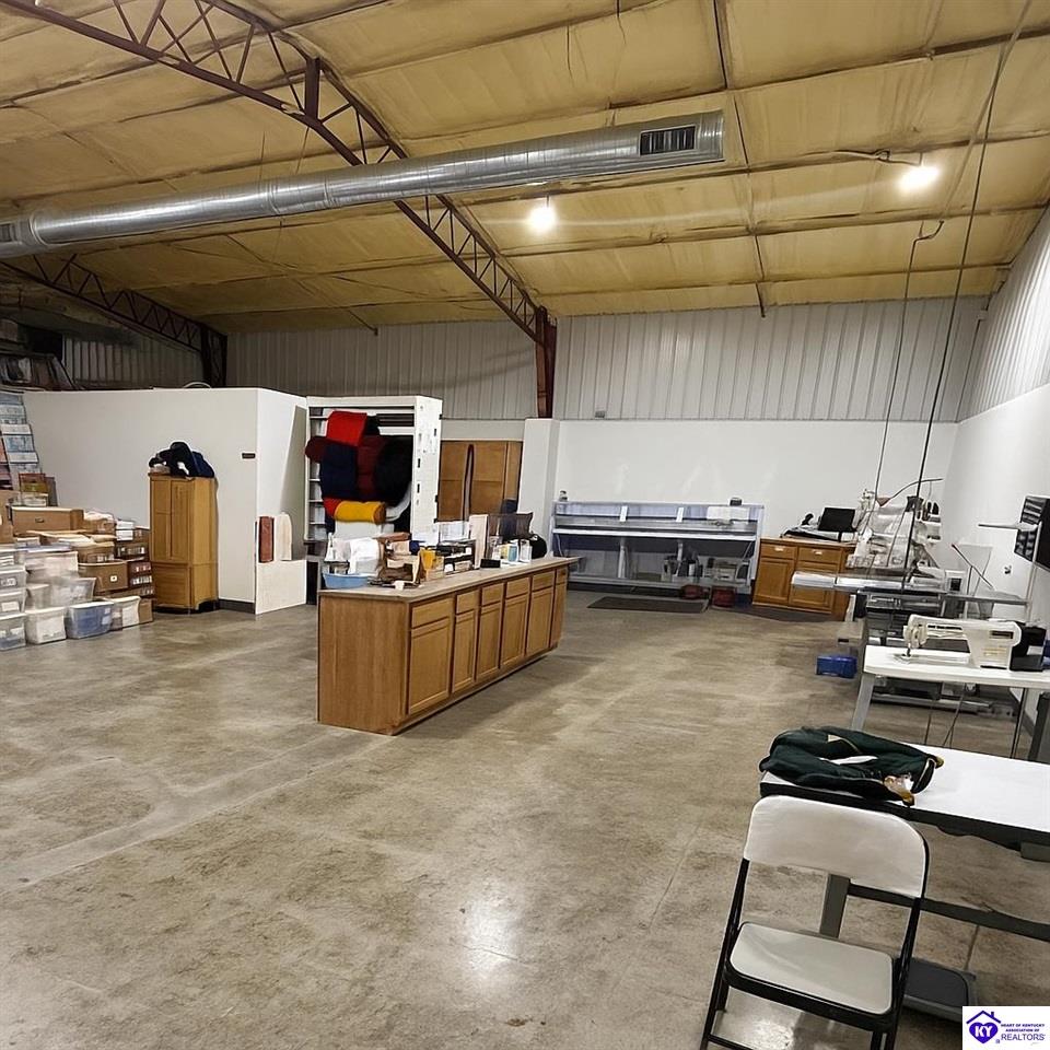 Listing Picture 116 S Columbia Avenue Campbellsville, KY 42718 MLS HK25003965