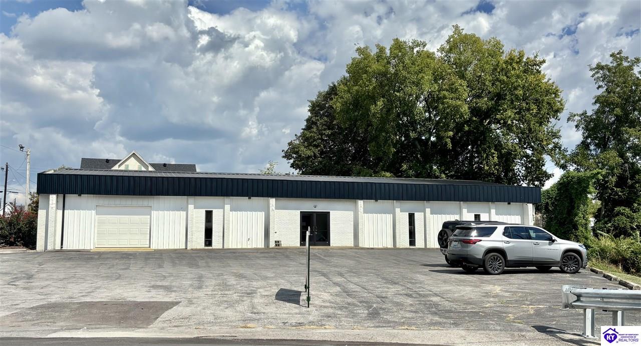 Listing Picture 116 S Columbia Avenue Campbellsville, KY 42718 MLS HK25003965