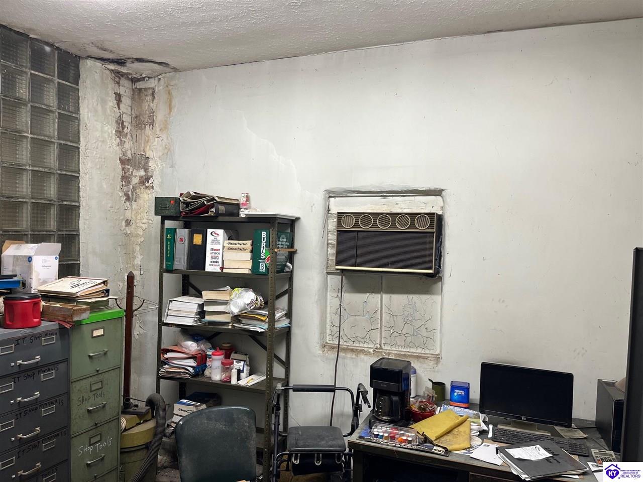 Listing Picture 305 E Main Street Cecilia, KY 42724 MLS HK25004008