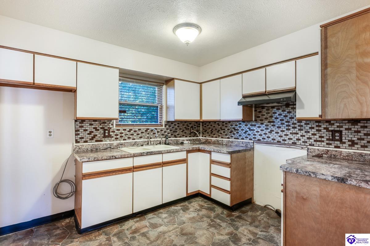 1465 Crestview DriveRadcliff, KY 40160