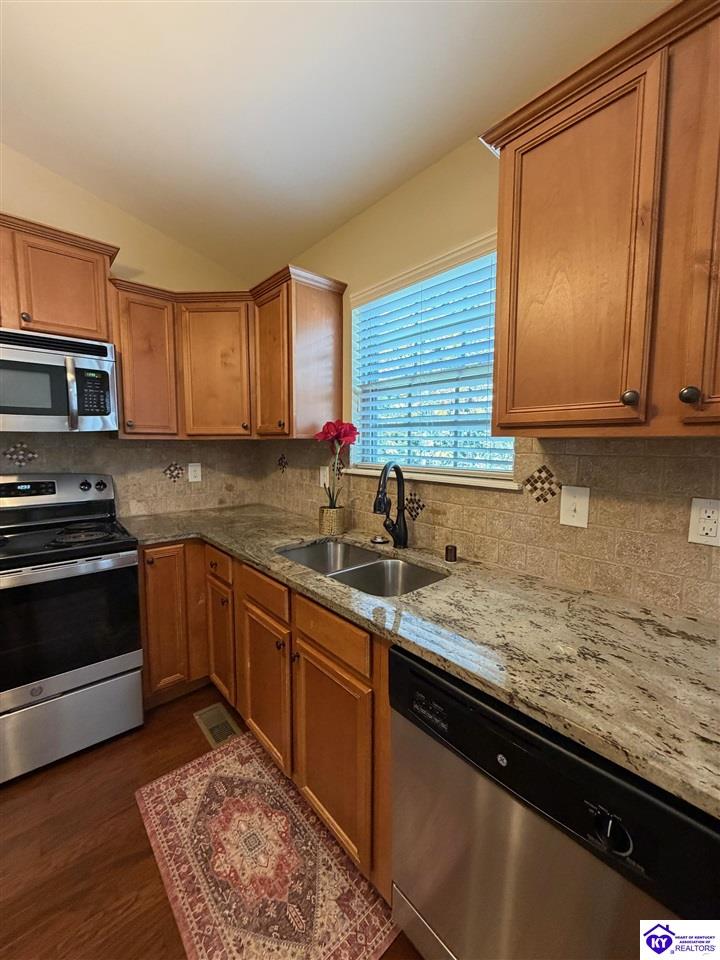 Listing Picture 116 Vineland Parkway Vine Grove, KY 40175 MLS HK25004049