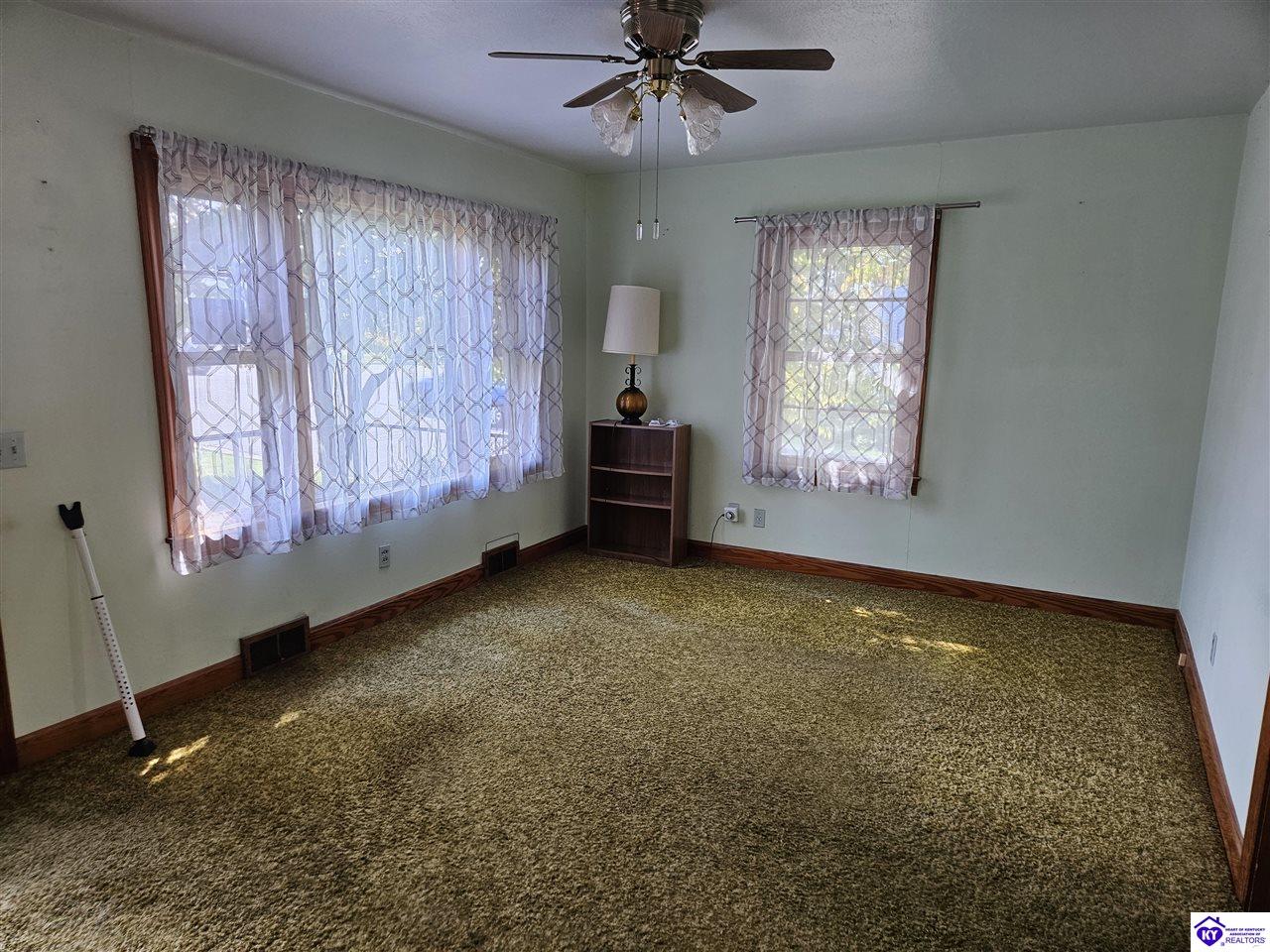 Listing Picture 626 N Miles Street Elizabethtown, KY 42701 MLS HK25004064