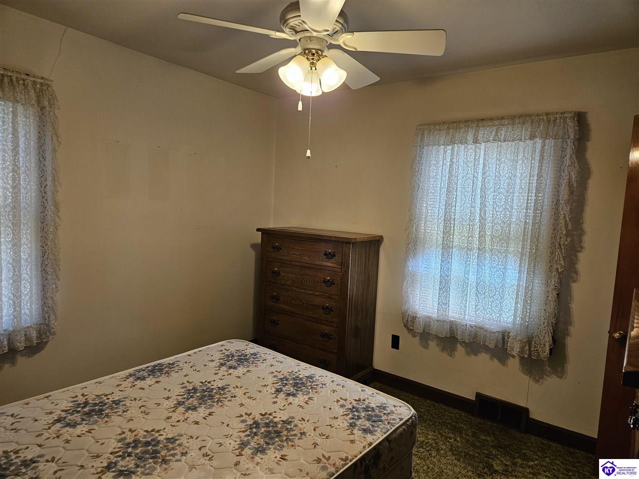 Listing Picture 626 N Miles Street Elizabethtown, KY 42701 MLS HK25004064