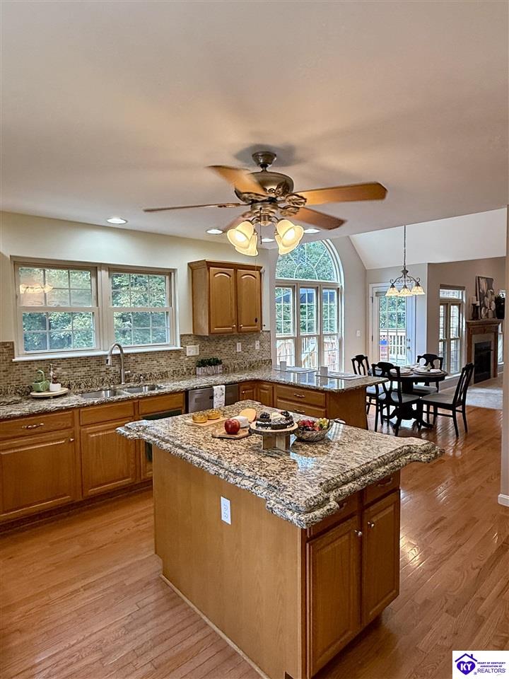 Listing Picture 102 Pebblestone Way Elizabethtown, KY 42701 MLS HK25004210