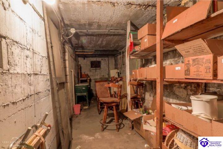 Listing Picture 2021 Boulevard Napoleon Court Louisville, KY 40205 MLS HK25004215