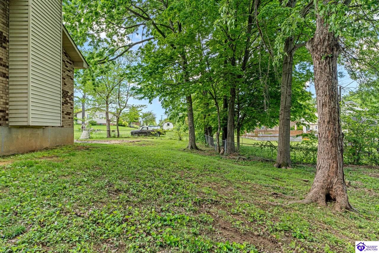 Listing Picture 806 Yates Drive Radcliff, KY 40160 MLS HK25004227