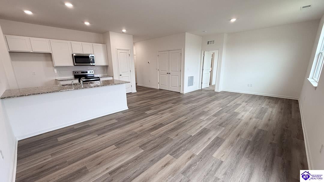 Listing Picture 213 Miles Pass Elizabethtown, KY 42701 MLS HK25004268