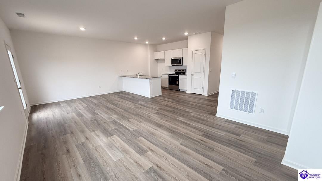 Listing Picture 213 Miles Pass Elizabethtown, KY 42701 MLS HK25004268