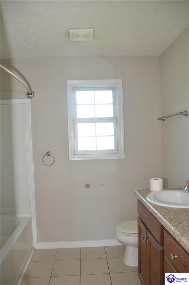Listing Picture 208 Kathie Court Vine Grove, KY 40175 MLS HK25004321