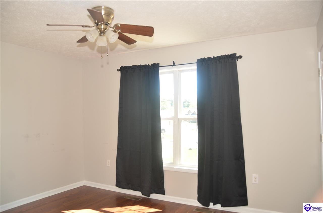 Listing Picture 208 Kathie Court Vine Grove, KY 40175 MLS HK25004321
