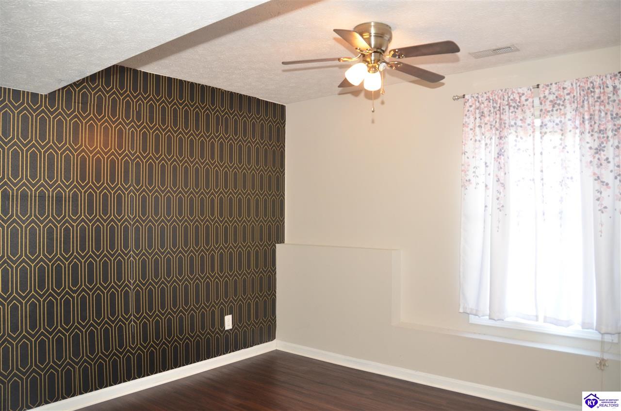 Listing Picture 208 Kathie Court Vine Grove, KY 40175 MLS HK25004321