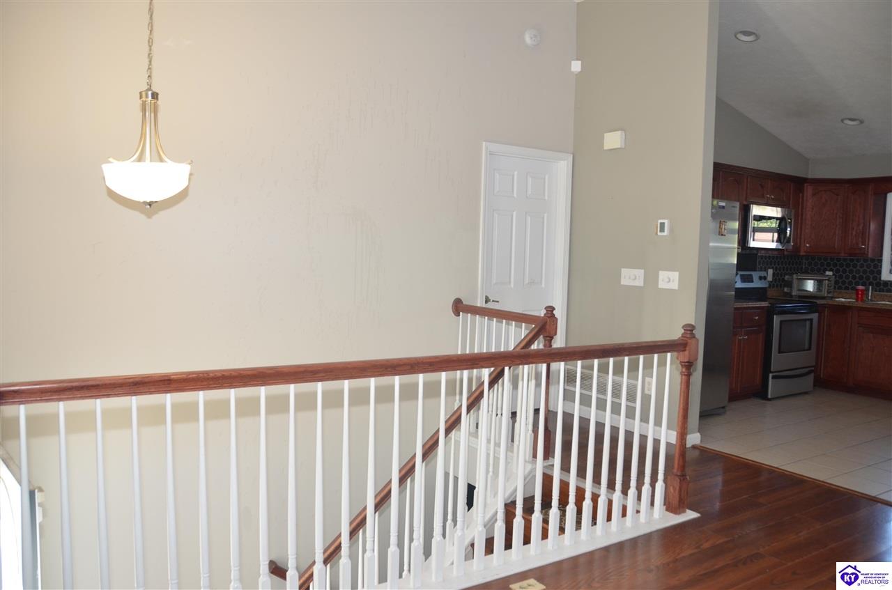 Listing Picture 208 Kathie Court Vine Grove, KY 40175 MLS HK25004321