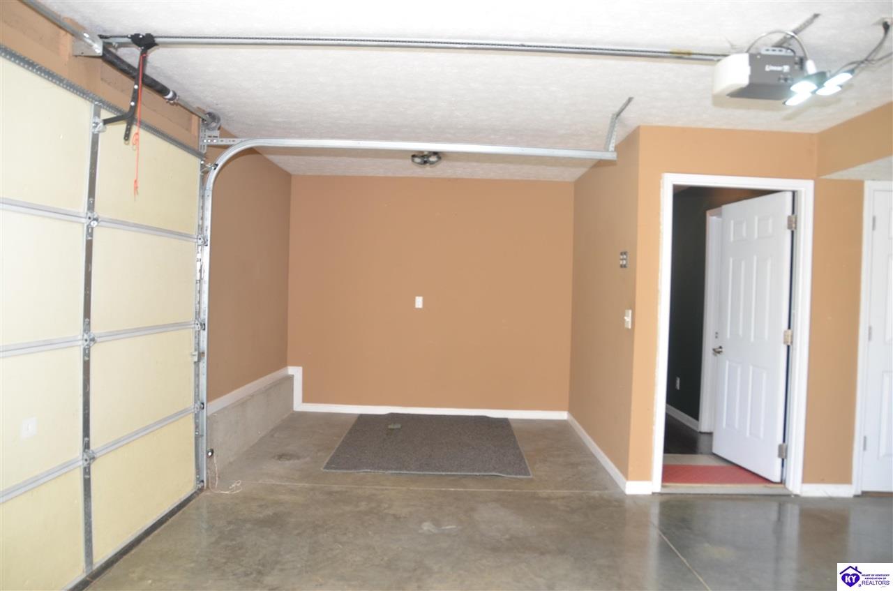 Listing Picture 208 Kathie Court Vine Grove, KY 40175 MLS HK25004321