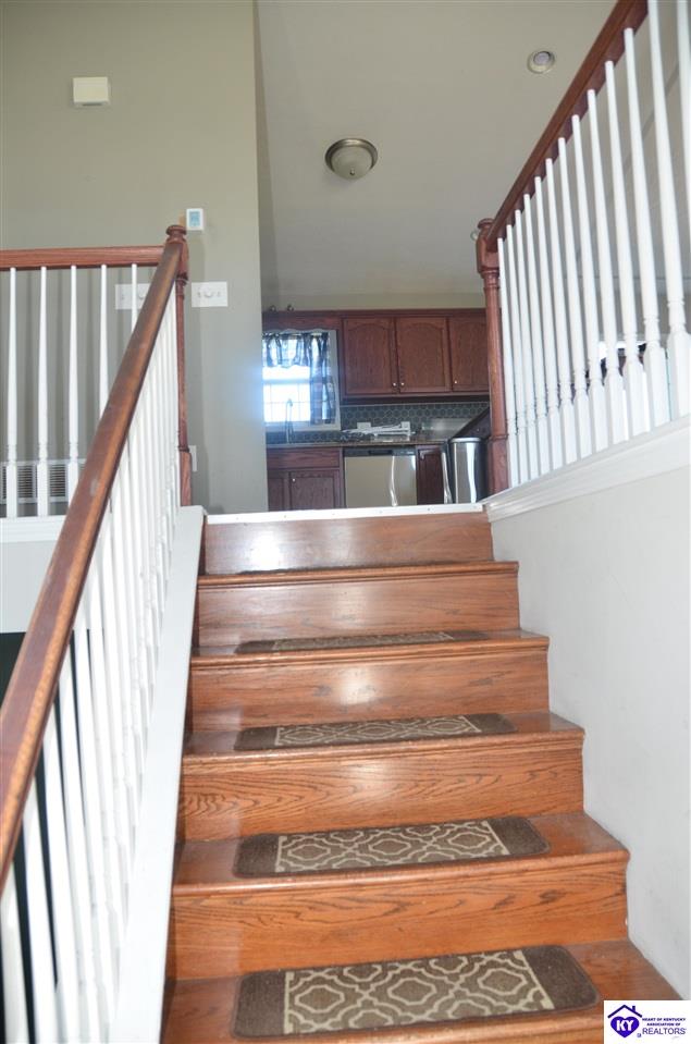 Listing Picture 208 Kathie Court Vine Grove, KY 40175 MLS HK25004321