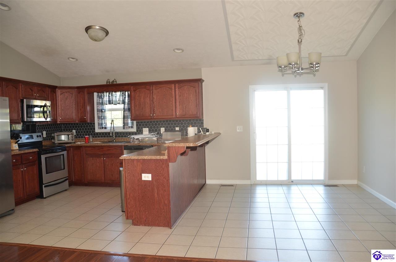 Listing Picture 208 Kathie Court Vine Grove, KY 40175 MLS HK25004321
