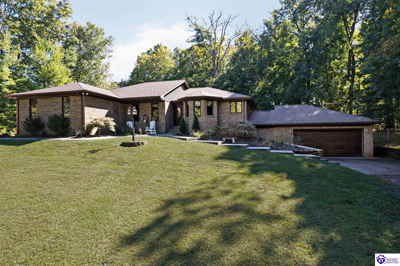 306 Forest TraceRadcliff, KY 40160