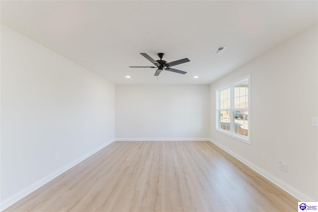 Listing Picture 112 Miles Pass Elizabethtown, KY 42701 MLS HK25004390