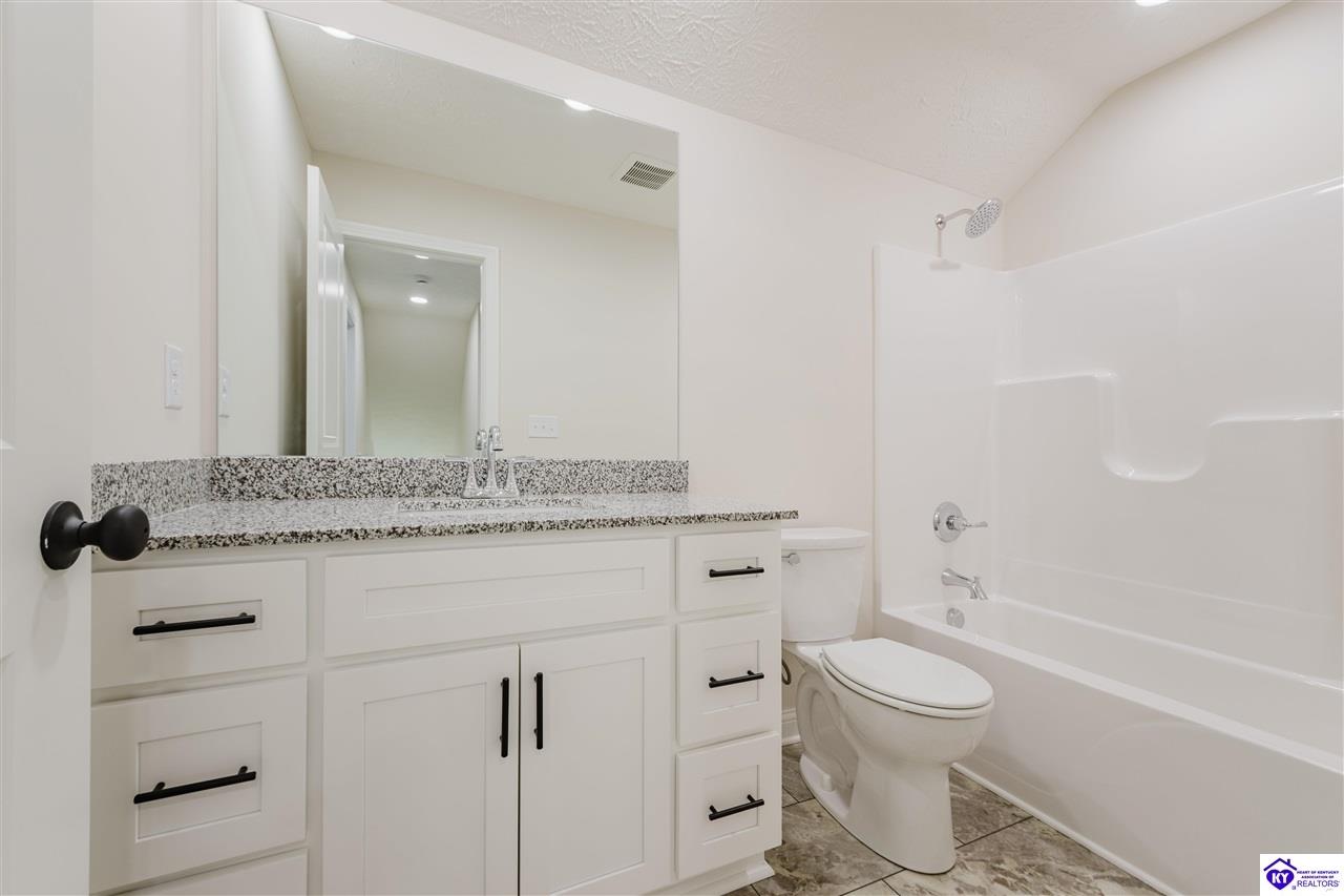 Listing Picture 112 Miles Pass Elizabethtown, KY 42701 MLS HK25004390