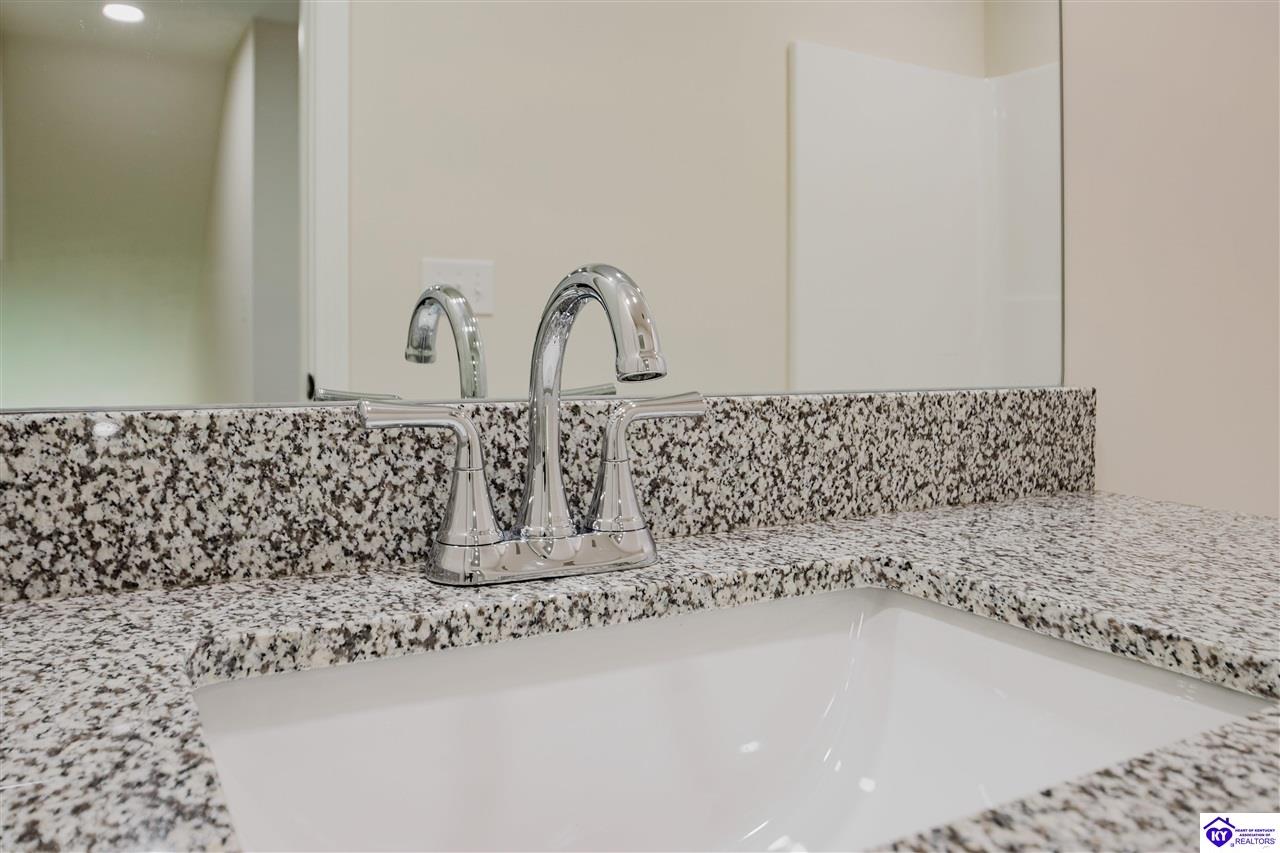 Listing Picture 112 Miles Pass Elizabethtown, KY 42701 MLS HK25004390