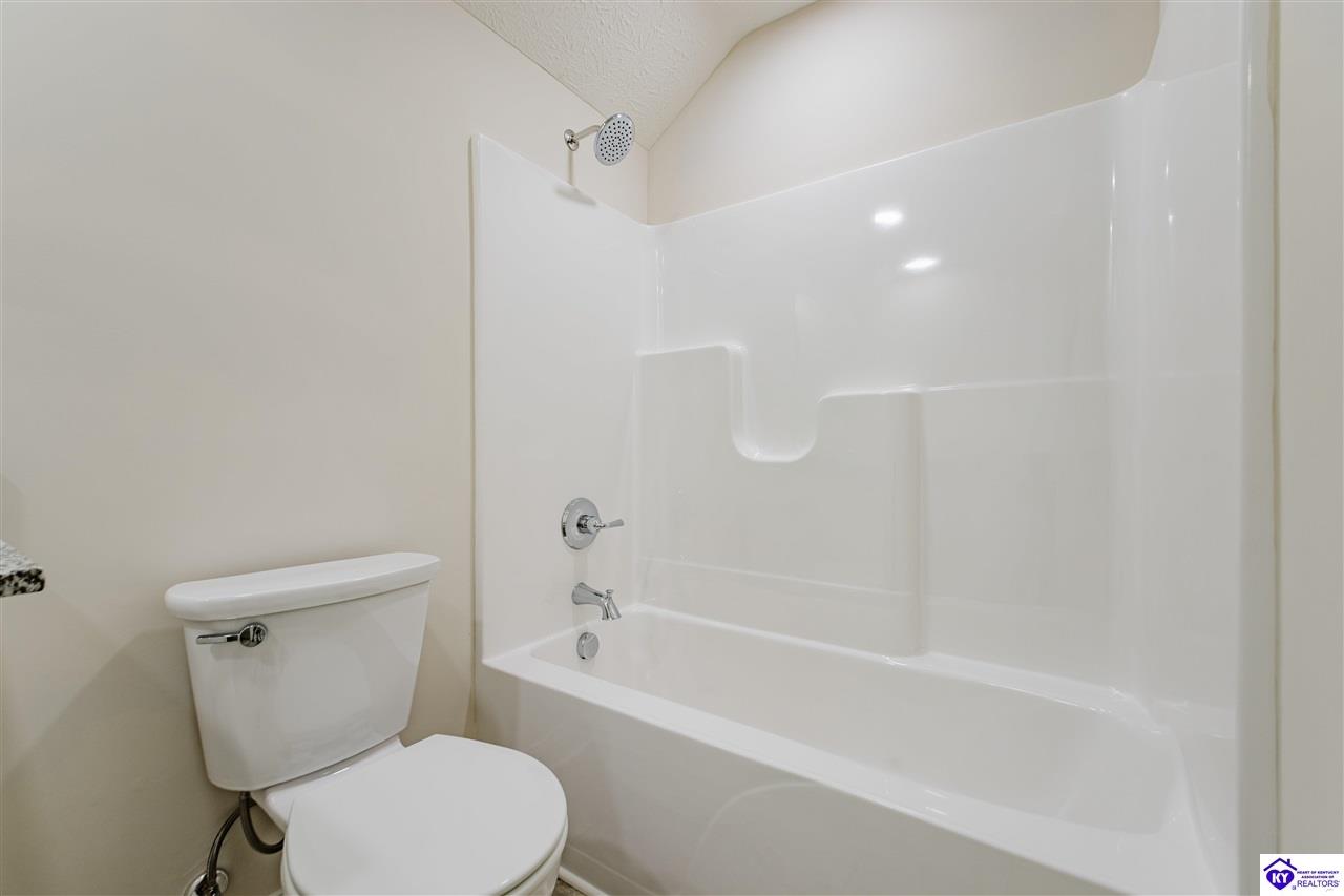 Listing Picture 112 Miles Pass Elizabethtown, KY 42701 MLS HK25004390