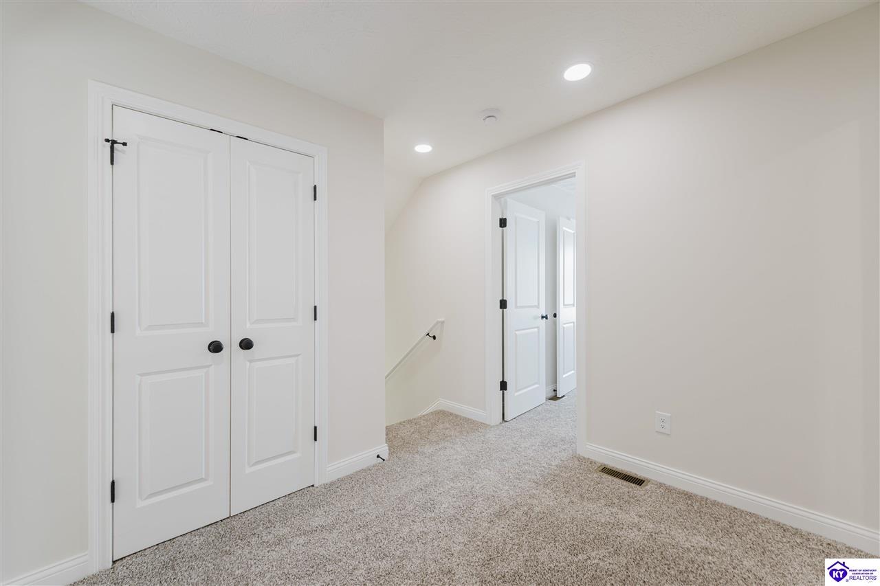 Listing Picture 112 Miles Pass Elizabethtown, KY 42701 MLS HK25004390