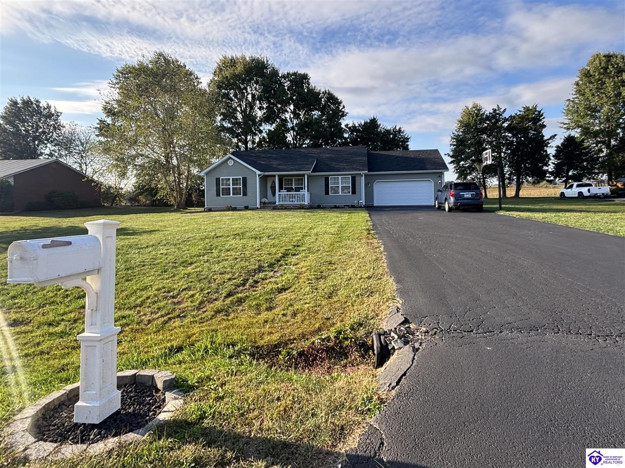 Listing Picture 105 Rustic Haven Drive Campbellsville, KY 42718 MLS HK25004429