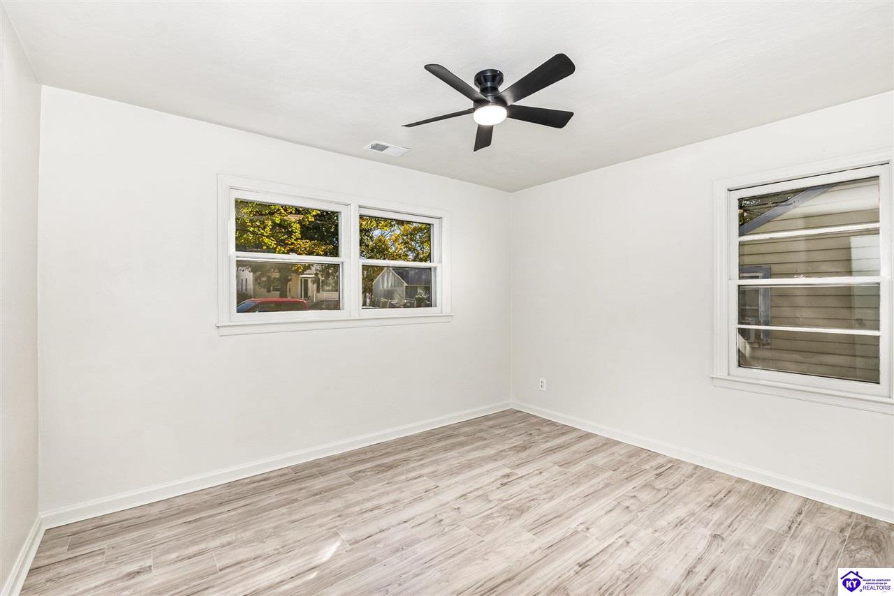 Listing Picture 512 Village Drive Elizabethtown, KY 42701 MLS HK25004517