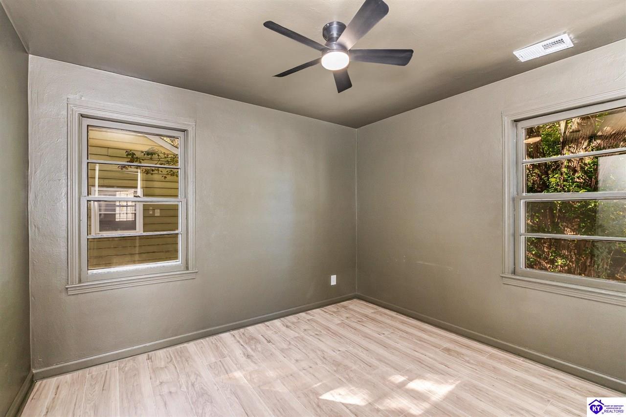 Listing Picture 512 Village Drive Elizabethtown, KY 42701 MLS HK25004517