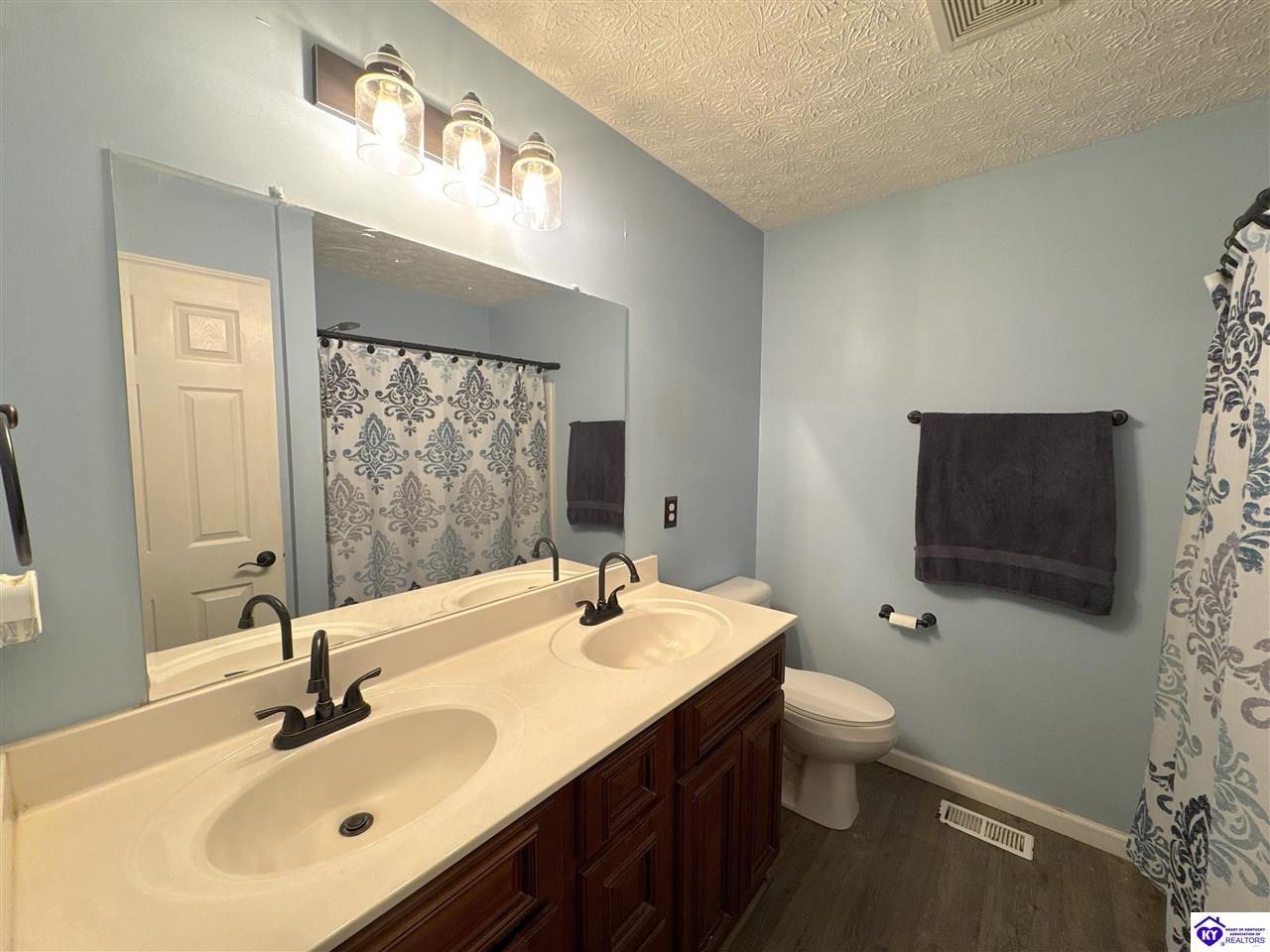 Listing Picture 108 Airport Road Vine Grove, KY 40175 MLS HK25004519