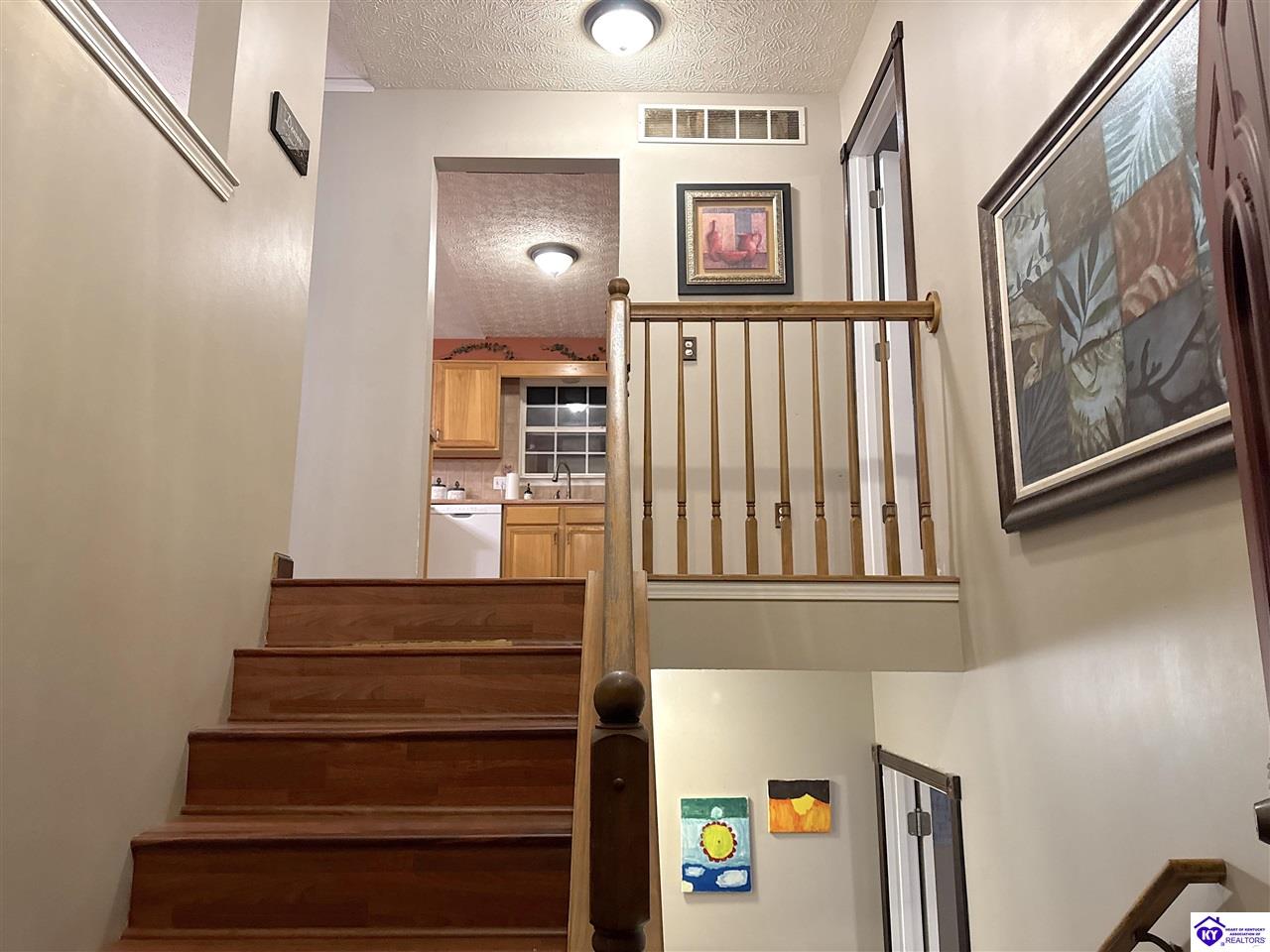 Listing Picture 108 Airport Road Vine Grove, KY 40175 MLS HK25004519