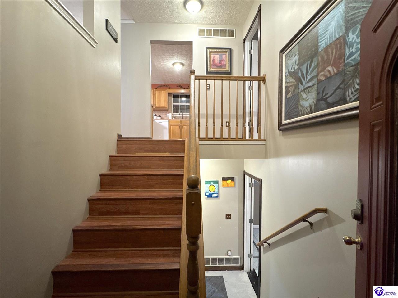 Listing Picture 108 Airport Road Vine Grove, KY 40175 MLS HK25004519