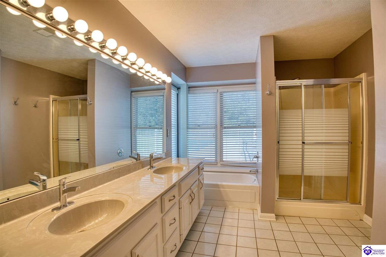Listing Picture 524 Sunningdale Way Elizabethtown, KY 42701 MLS HK25004553