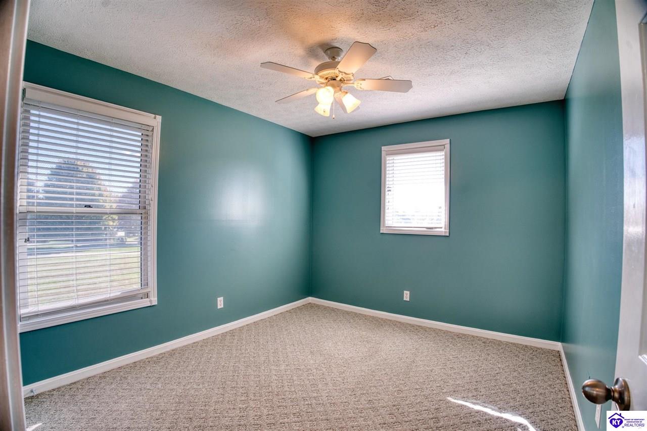 Listing Picture 524 Sunningdale Way Elizabethtown, KY 42701 MLS HK25004553