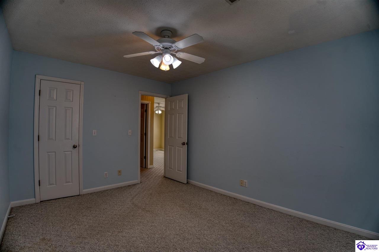 Listing Picture 524 Sunningdale Way Elizabethtown, KY 42701 MLS HK25004553
