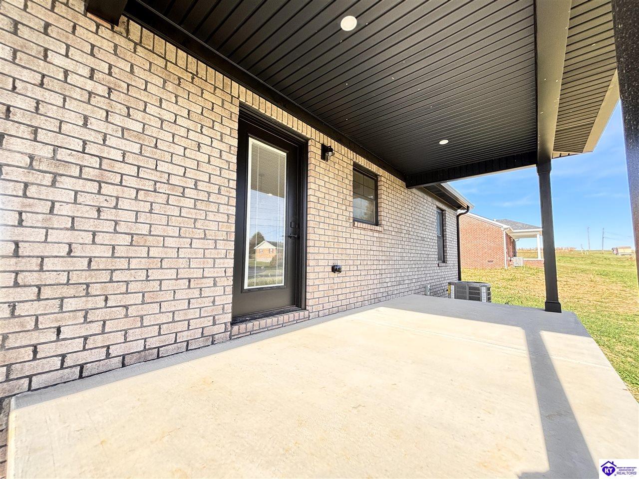 Listing Picture 102 Popes Creek Drive Campbellsville, KY 42718 MLS HK25004566