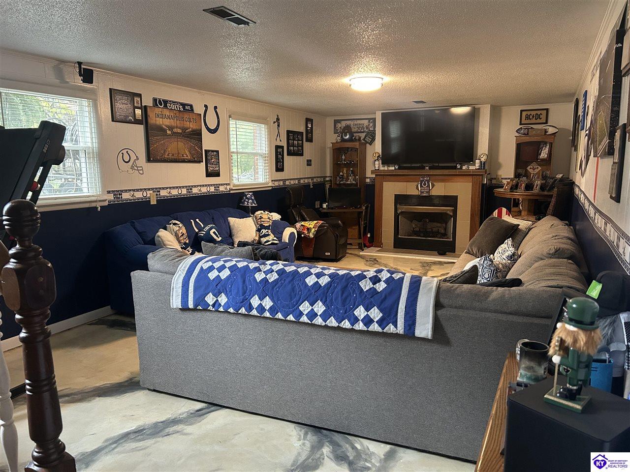 Listing Picture 101 Jackie Street Elizabethtown, KY 42701 MLS HK25004568