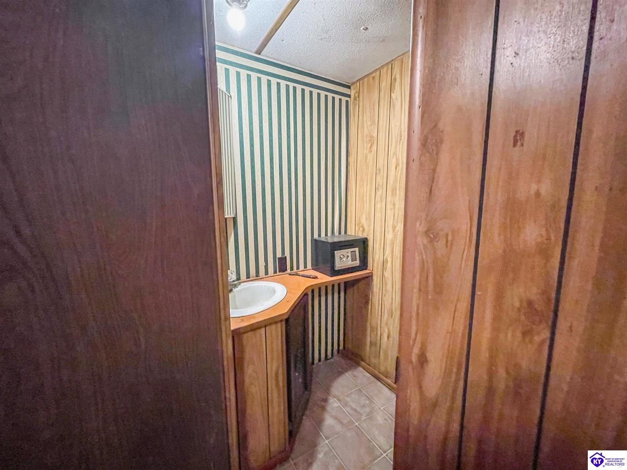 Listing Picture 110 Tomahawk Trail Rineyville, KY 40162 MLS HK25004584