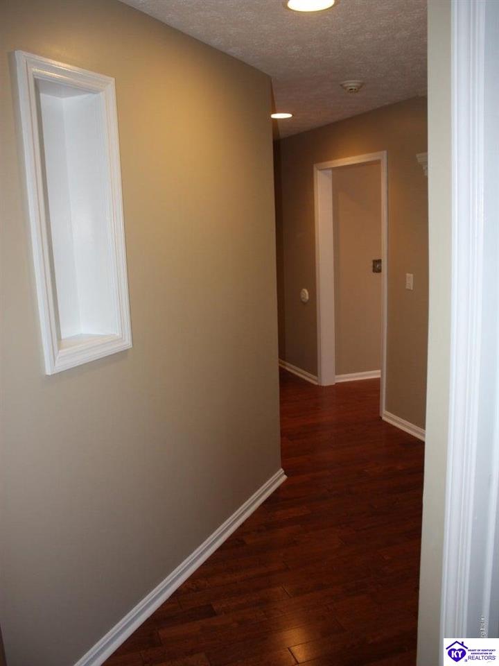 Listing Picture 219 Emmaus Circle Elizabethtown, KY 42701 MLS HK25004680