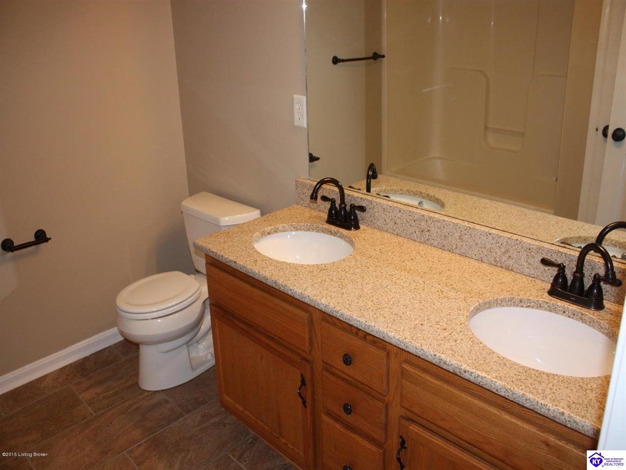 Listing Picture 219 Emmaus Circle Elizabethtown, KY 42701 MLS HK25004680