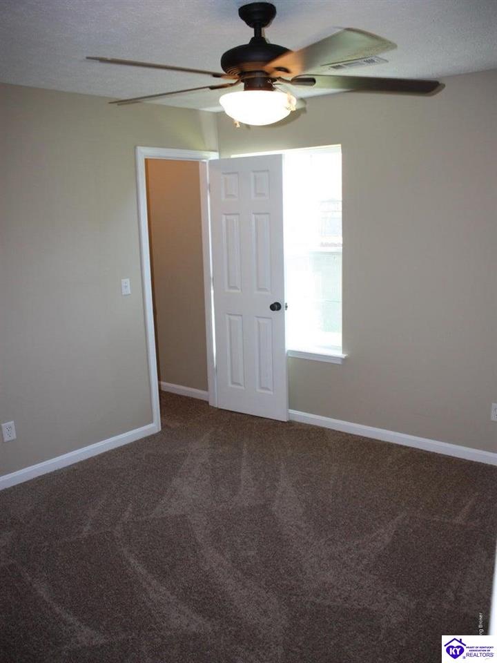 Listing Picture 219 Emmaus Circle Elizabethtown, KY 42701 MLS HK25004680