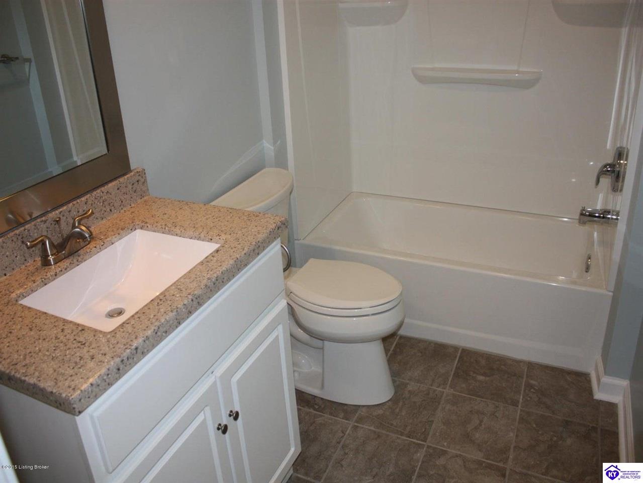 Listing Picture 219 Emmaus Circle Elizabethtown, KY 42701 MLS HK25004680