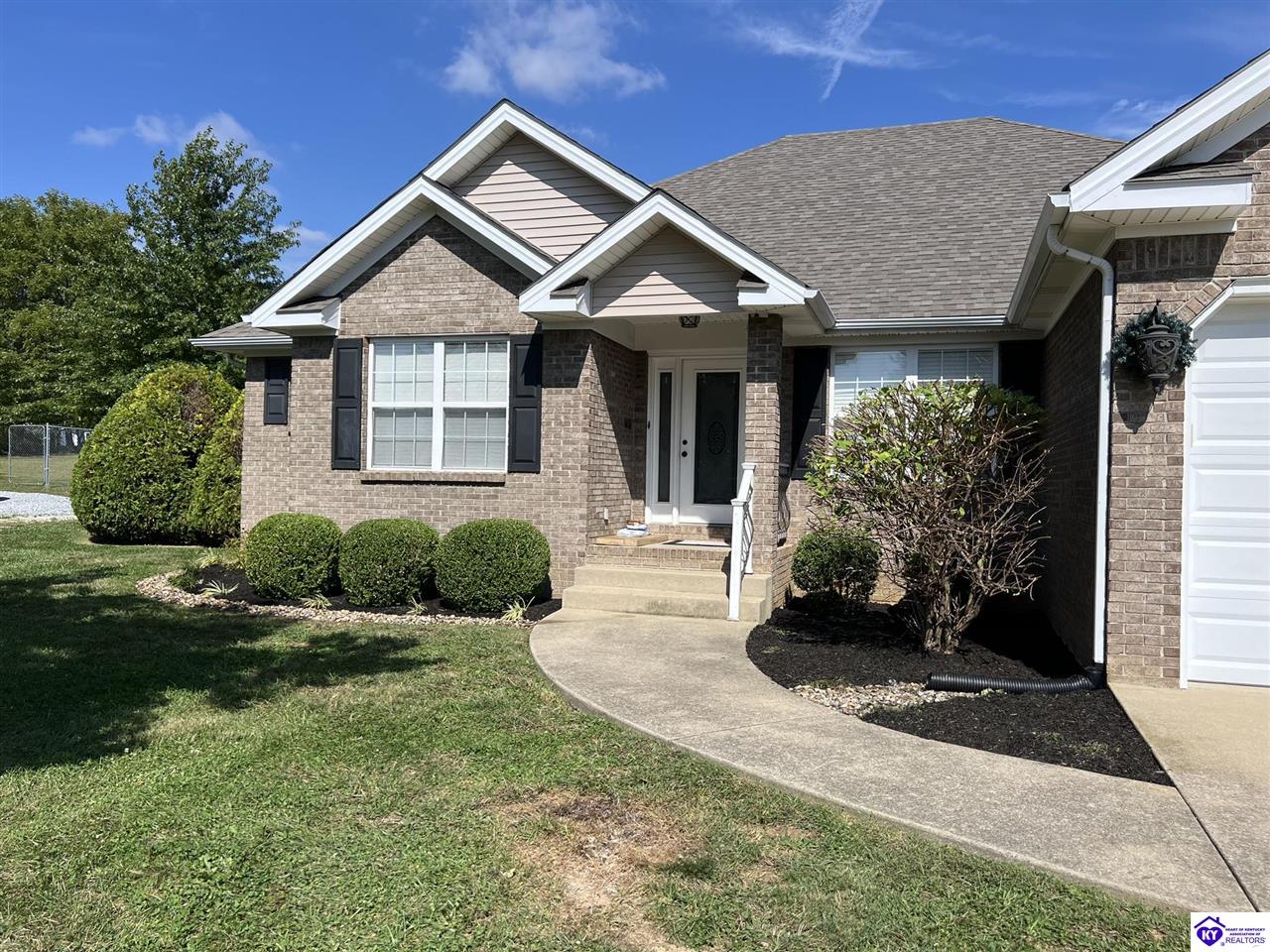 Listing Picture 219 Emmaus Circle Elizabethtown, KY 42701 MLS HK25004680