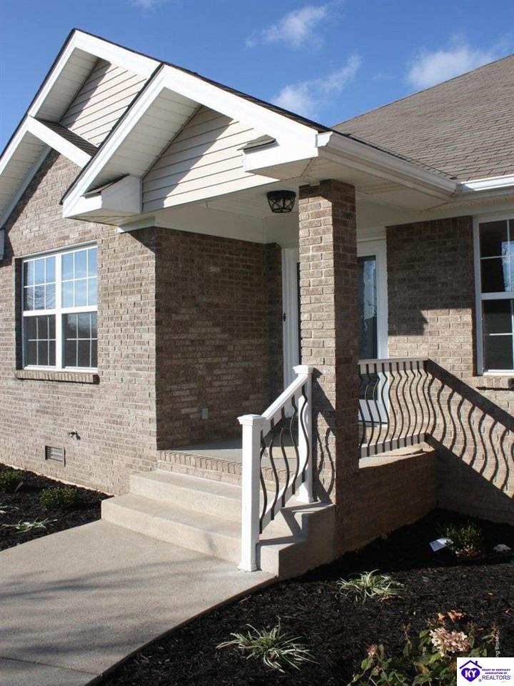 Listing Picture 219 Emmaus Circle Elizabethtown, KY 42701 MLS HK25004680