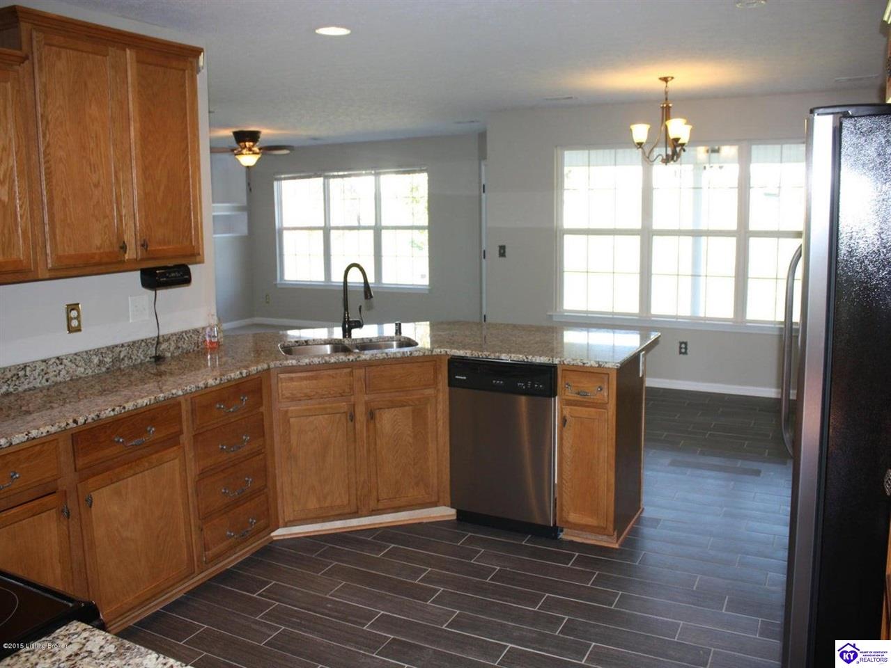 Listing Picture 219 Emmaus Circle Elizabethtown, KY 42701 MLS HK25004680